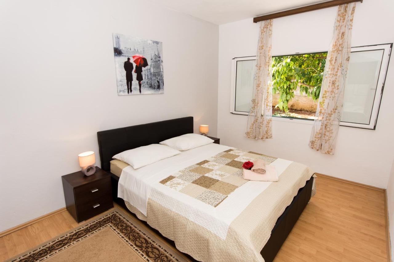 Apartments By The Sea Slatine, Ciovo - 1126 Trogir Exteriör bild